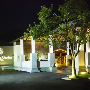 Full Moon Garden **** Negombo