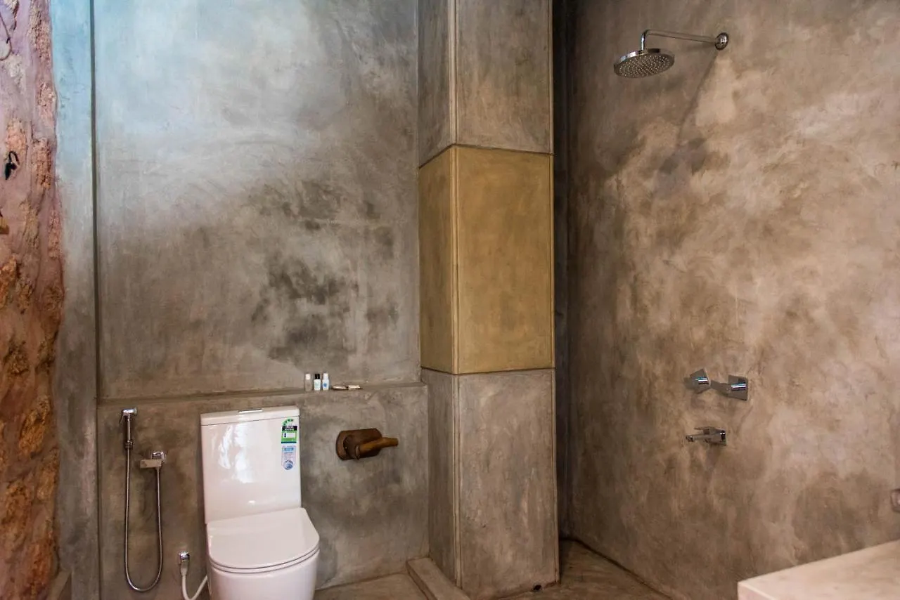 Negombo Boutique Villa 5*,